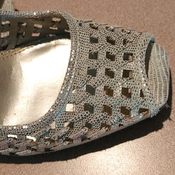 Arturo Chiang Heels - Picture 3 of 5